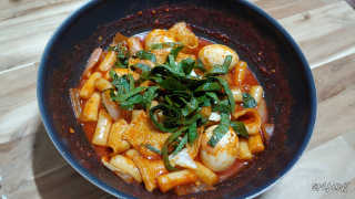 [심플리쿡]창화당떡볶이+모둠만두, 쫄면+굴림만두 SET — 5점을 준 리뷰어가 2020년 9월 올린 사용 사진