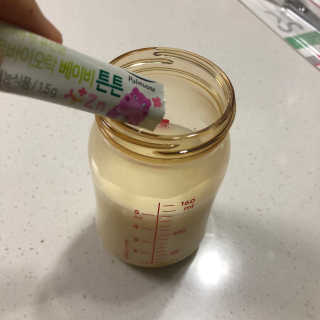 [풀무원베이비밀] 프로바이오락 베이비 튼튼 유산균 — 5점을 준 리뷰어가 2020년 8월 올린 사용 사진