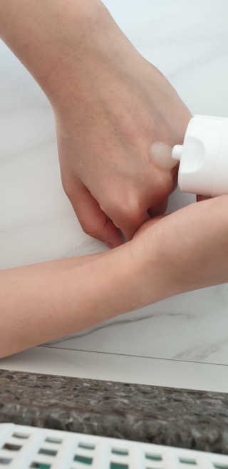냉장고에 넣어요, 붉은 트러블 피부 다음날 진정되요 [버진팜스 푸딩수딩아토] — 4점을 준 리뷰어가 2020년 10월 올린 사용 사진