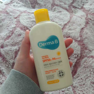 더마비 에브리데이 선블록 SPF50+PA++++ — 5점을 준 리뷰어가 2020년 4월 올린 사용 사진