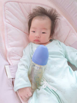 유비맘 PPSU 젖병 노꼭지_260ml_컬러 랜덤 발송 — 5점을 준 리뷰어가 2020년 10월 올린 사용 사진