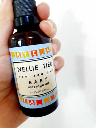 넬리티어 뉴질랜드 아기 마사지오일 50ml — 5점을 준 리뷰어가 2020년 4월 올린 사용 사진