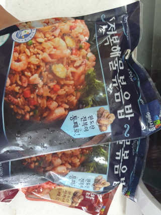 바다는다웰빙이다 전복해물볶음밥/전복김치볶음밥 250g-4봉지 — 5점을 준 리뷰어가 2020년 8월 올린 사용 사진