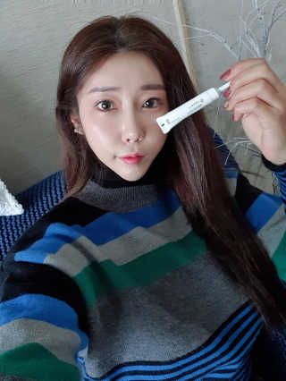 [오지랩] 애교살을 원하는 당신을 위해, 애교봉 — 5점을 준 리뷰어가 2020년 12월 올린 사용 사진