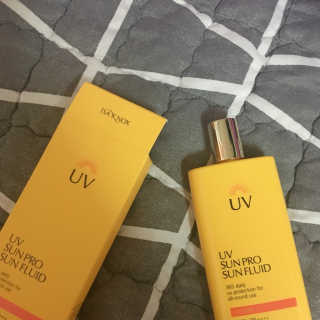 네이처컬렉션 이자녹스 UV 선 프로 365 익스트림 선 플루이드 100ml — 4.5점을 준 리뷰어가 2020년 5월 올린 사용 사진