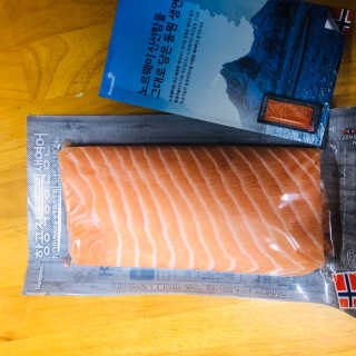 동원산업 항공직송 동원생연어_400g — 5점을 준 리뷰어가 2020년 4월 올린 사용 사진