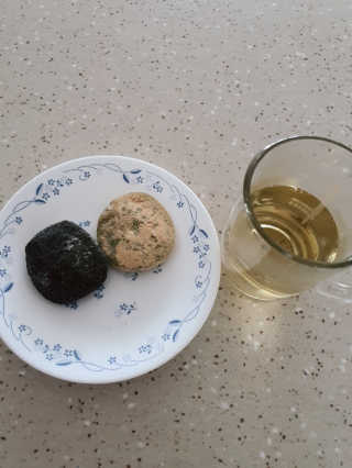오메기명가 제주도 산지직송 오메기떡 60g x 16개입 — 5점을 준 리뷰어가 2020년 5월 올린 사용 사진
