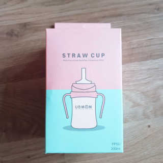유비맘 샘방지 PPSU 빨대컵_컬러 랜덤 발송 — 5점을 준 리뷰어가 2020년 6월 올린 사용 사진
