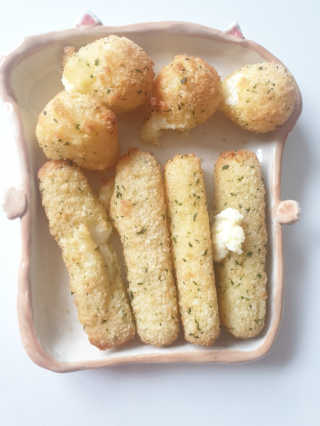 가치식탁 리얼치즈스틱, 리얼크림치즈볼 — 5점을 준 리뷰어가 2020년 8월 올린 사용 사진