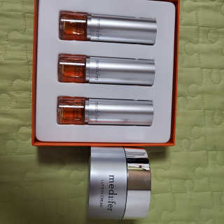 메디페르 [ 1+1 ] 루테인앰플세트 1개 + 루테인크림 50ml 1개 — 5점을 준 리뷰어가 2020년 11월 올린 사용 사진
