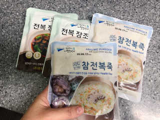 바다는다웰빙이다 완도사랑 전복죽 250g - 2팩 + 전복장조림 2팩 — 4.5점을 준 리뷰어가 2020년 9월 올린 사용 사진