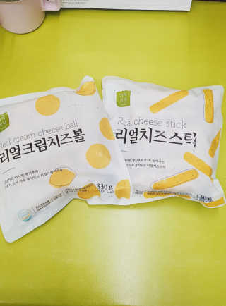 가치식탁 리얼치즈스틱, 리얼크림치즈볼 — 5점을 준 리뷰어가 2020년 9월 올린 사용 사진