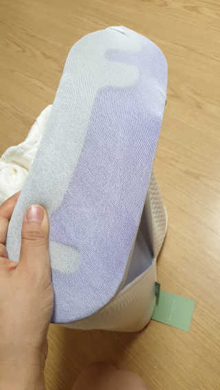 포유 메모리폼 경추베개 자모니베개 — 4점을 준 리뷰어가 2020년 8월 올린 사용 사진