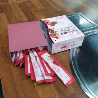 헬스업_쁘띠쁘띠석류콜라겐젤리_20g x 14포 — 4점을 준 리뷰어가 2020년 7월 올린 사용 사진