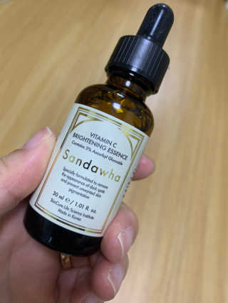 [스킨큐어] 산다화 비타민C 화이트닝 에센스 30ml — 5점을 준 리뷰어가 2020년 4월 올린 사용 사진