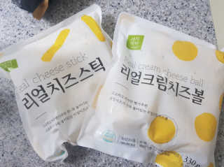 가치식탁 리얼치즈스틱, 리얼크림치즈볼 — 5점을 준 리뷰어가 2020년 8월 올린 사용 사진