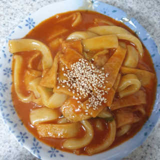 [풀무원] 달콤고추장크림, 양송이버섯크림 누들떡볶이 — 5점을 준 리뷰어가 2020년 5월 올린 사용 사진