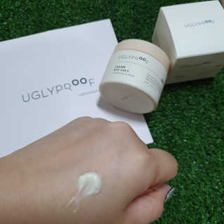 어글리프루프 크림 바이어글리 하이드레이션 샤워 50ml — 5점을 준 리뷰어가 2020년 10월 올린 사용 사진