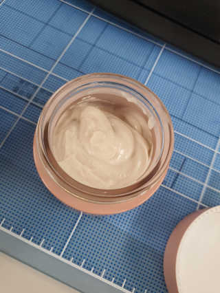 Tween.Ty Skin 트웬티스킨 리페어 아이크림 프리미엄 라인 — 1점을 준 리뷰어가 2020년 10월 올린 사용 사진