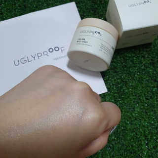 어글리프루프 크림 바이어글리 하이드레이션 샤워 50ml — 5점을 준 리뷰어가 2020년 10월 올린 사용 사진