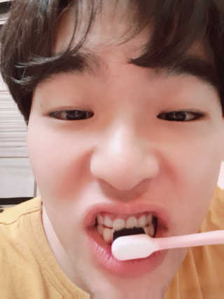 코랄 유기농 성분 천연치약,  코랄 밍크 벨벳칫솔 — 5점을 준 리뷰어가 2020년 4월 올린 사용 사진