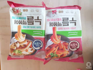 [풀무원] 달콤고추장크림, 양송이버섯크림 누들떡볶이 — 5점을 준 리뷰어가 2020년 5월 올린 사용 사진