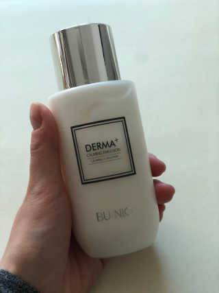 뷰니오 더마플러스 카밍 에멀전200ml — 5점을 준 리뷰어가 2020년 12월 올린 사용 사진