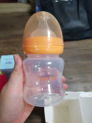 유비맘 신생아젖병 120ml 트리플팩_ 젖꼭지 포함 — 5점을 준 리뷰어가 2020년 8월 올린 사용 사진