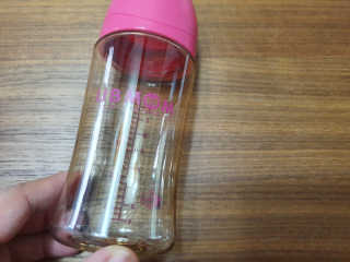 유비맘 PPSU 젖병 노꼭지_260ml_컬러 랜덤 발송 — 4점을 준 리뷰어가 2020년 7월 올린 사용 사진