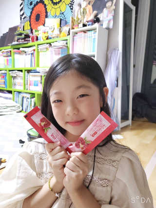 헬스업_쁘띠쁘띠석류콜라겐젤리_20g x 14포 — 5점을 준 리뷰어가 2020년 9월 올린 사용 사진