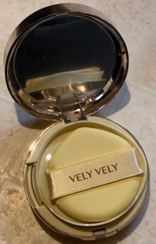 VELY VELY 아우라 허니 글로우 쿠션 — 3.5점을 준 리뷰어가 2020년 4월 올린 사용 사진