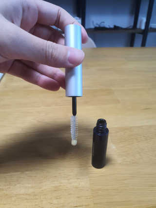 닥터존스킨 눈썹자라 — 5점을 준 리뷰어가 2020년 8월 올린 사용 사진