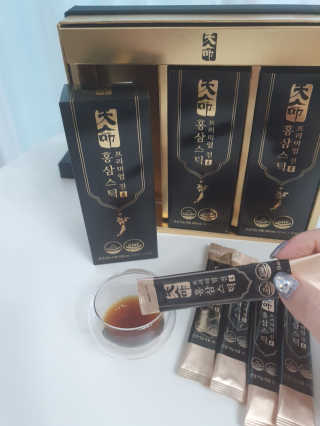 헬스업_천명진프리미엄홍삼스틱_10ml x 30포 — 5점을 준 리뷰어가 2020년 8월 올린 사용 사진