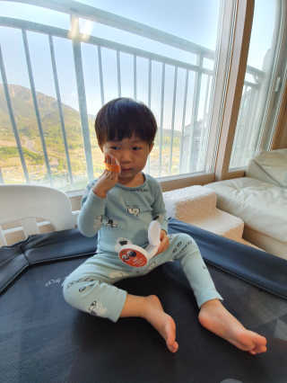 [아토앤오투]신비아파트 에디션 유아용 선케어 3종 랜덤 — 5점을 준 리뷰어가 2020년 4월 올린 사용 사진