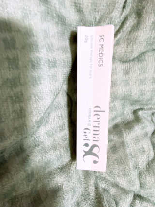 derma SC-Gel 더마에스씨 겔 20g — 5점을 준 리뷰어가 2020년 5월 올린 사용 사진