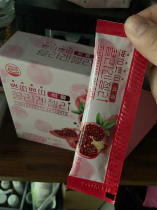 헬스업_쁘띠쁘띠석류콜라겐젤리_20g x 14포 — 5점을 준 리뷰어가 2020년 10월 올린 사용 사진