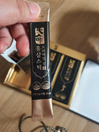 헬스업_천명진프리미엄홍삼스틱_10ml x 30포 — 5점을 준 리뷰어가 2020년 7월 올린 사용 사진