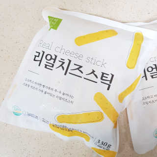 가치식탁 리얼치즈스틱, 리얼크림치즈볼 — 5점을 준 리뷰어가 2020년 8월 올린 사용 사진