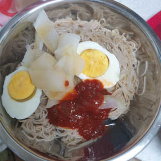 [해주냉면] 신천맛집 매운 비빔냉면 2인분 + 무절임 — 5점을 준 리뷰어가 2020년 5월 올린 사용 사진
