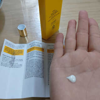 네이처컬렉션 이자녹스 UV 선 프로 365 익스트림 선 플루이드 100ml — 5점을 준 리뷰어가 2020년 5월 올린 사용 사진