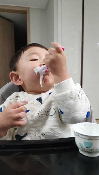남양유업 떠먹는 불가리스 달지 않아 순한 유기농 BABY 2단계 — 5점을 준 리뷰어가 2020년 10월 올린 사용 사진