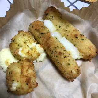 가치식탁 리얼치즈스틱, 리얼크림치즈볼 — 4점을 준 리뷰어가 2020년 11월 올린 사용 사진