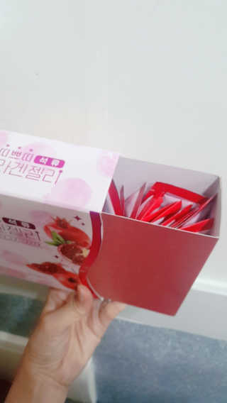 헬스업_쁘띠쁘띠석류콜라겐젤리_20g x 14포 — 5점을 준 리뷰어가 2020년 9월 올린 사용 사진