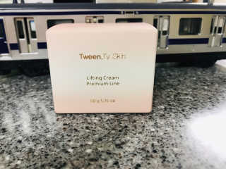 Tween.Ty Skin 트웬티스킨 리프팅 크림 프리미엄 라인 — 5점을 준 리뷰어가 2020년 9월 올린 사용 사진