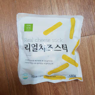 가치식탁 리얼치즈스틱, 리얼크림치즈볼 — 5점을 준 리뷰어가 2020년 5월 올린 사용 사진
