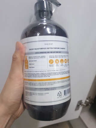 달리프 베러 퍼퓸 샴푸 1000ml 레이니데이 or 일랑로즈 — 5점을 준 리뷰어가 2020년 11월 올린 사용 사진