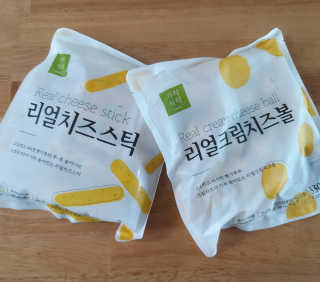 가치식탁 리얼치즈스틱, 리얼크림치즈볼 — 4.5점을 준 리뷰어가 2020년 8월 올린 사용 사진