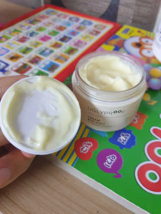 어글리프루프 크림 바이어글리 하이드레이션 샤워 50ml — 5점을 준 리뷰어가 2020년 11월 올린 사용 사진