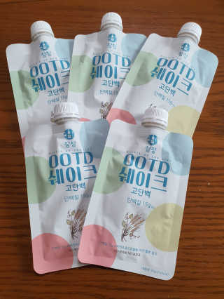 [꾸콤] 참참 OOTD쉐이크 고단백 일주일세트 50g x 5 — 4점을 준 리뷰어가 2020년 10월 올린 사용 사진