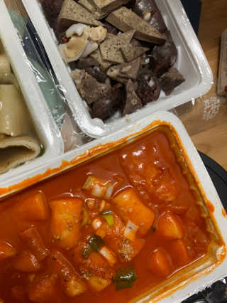 죠스떡볶이 [죠스푸드] 짜빠떡볶이+떡또그+범벅만두 신메뉴 3종 — 3.5점을 준 리뷰어가 2020년 4월 올린 사용 사진